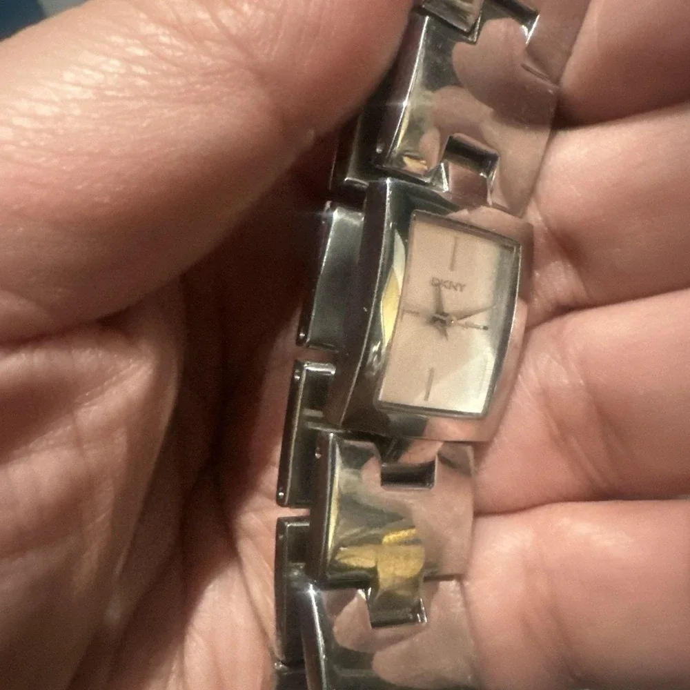 Working DKNY Women's Dainty Watch Steel Fancy Bracelet Rectangle‎ Dial 23mm 7.5